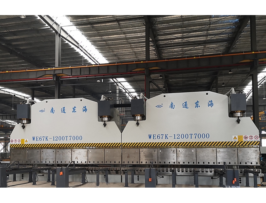 2xWE67K-1200/7000 CNC Press Brake in Tandem